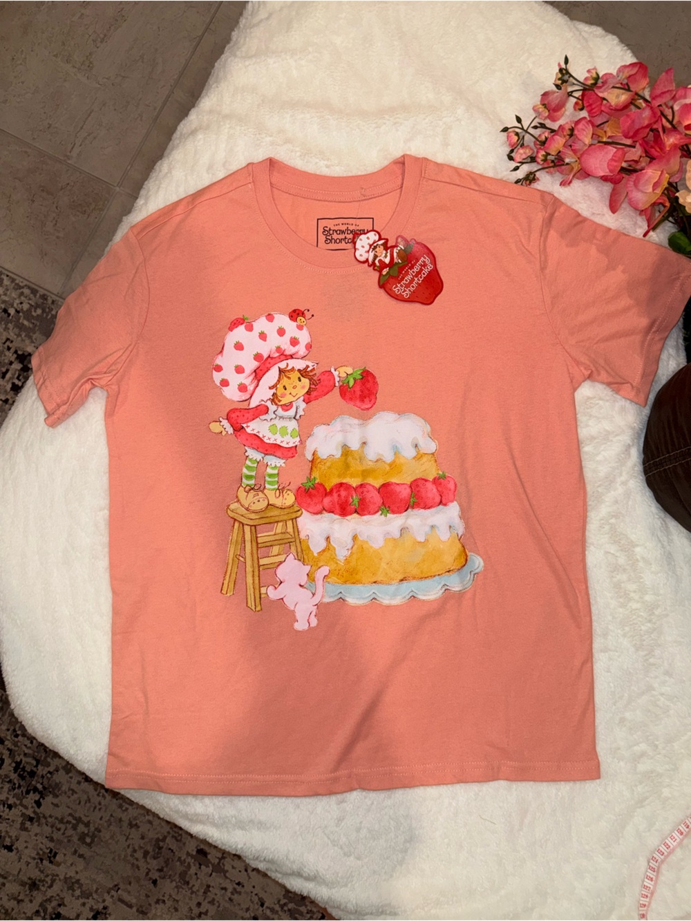 2 x 20$ Strawberry Shortcake Coral Graphic Tee - Women's Top Size M
